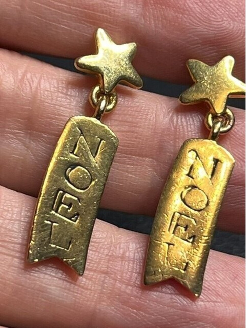 B6301 Danecraft Star NOEL Banner Dangle Earrings Gold Tone Christmas Holiday